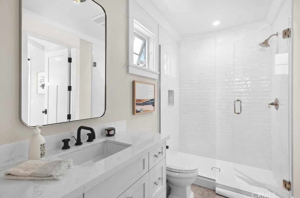 214 Via Mentone, Newport Beach CA  92663-4919 exterior
