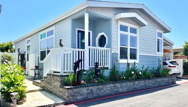 110 Yorktown, Newport Beach, CA 92660-6144