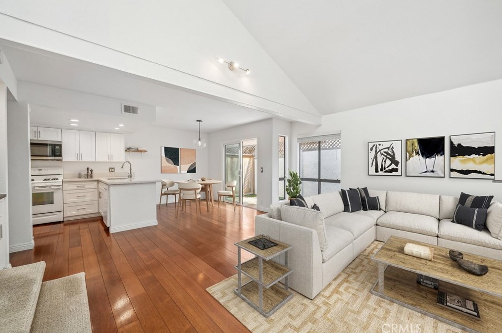 1526 August Ln #4, Newport Beach, CA 92660