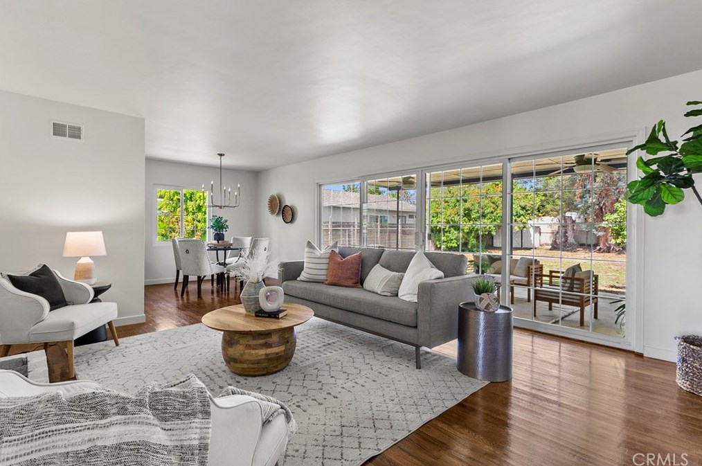14092 Windsor Pl, Santa Ana, CA 92705-3275