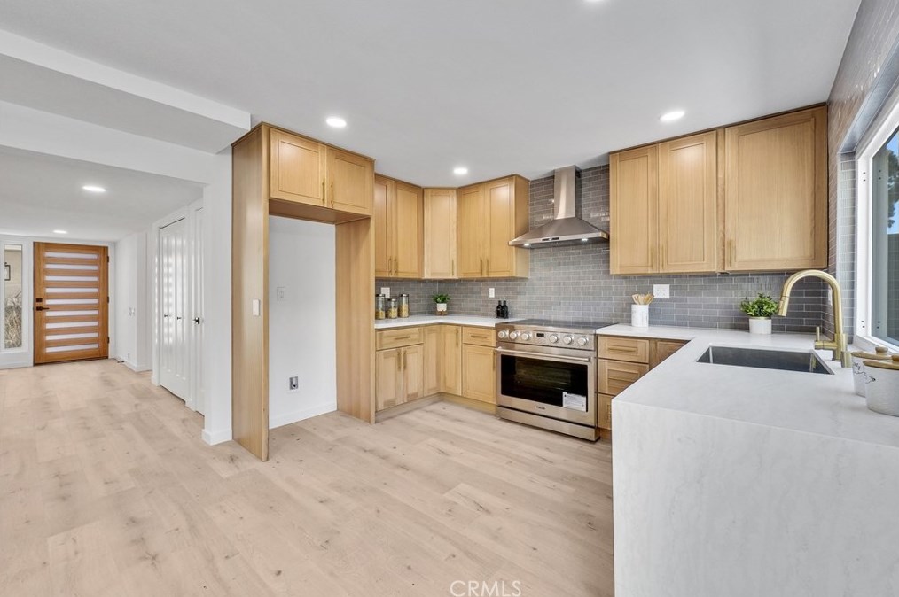 7016 Little Harbor Dr, Huntington Beach, CA 92648-3066