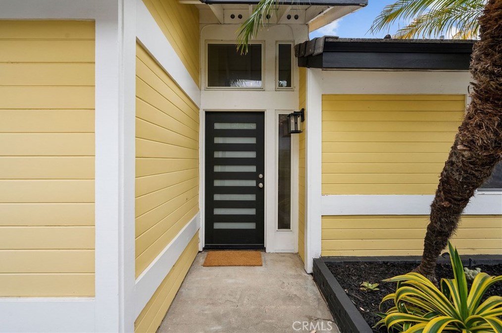 1118 Lake St, Huntington Beach, CA 92648