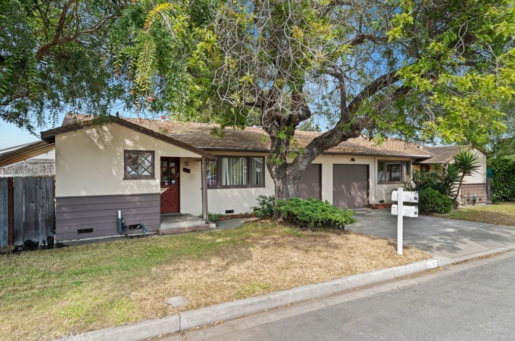 290 Walnut St, Costa Mesa, CA 92627