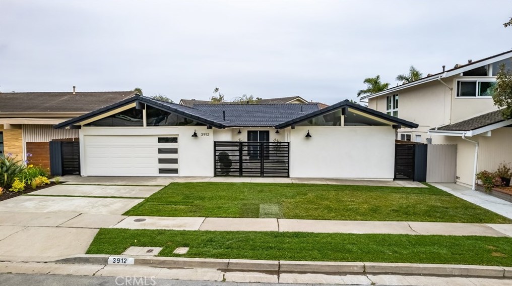 3912 Finisterre Dr, Huntington Beach, CA 92649