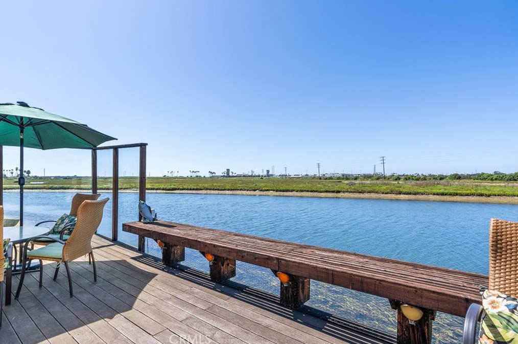 5 Canal Cir, Newport Beach, CA 92663-1805