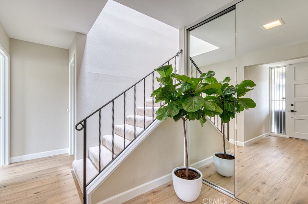 407 Vista Grande, Newport Beach, CA 92660