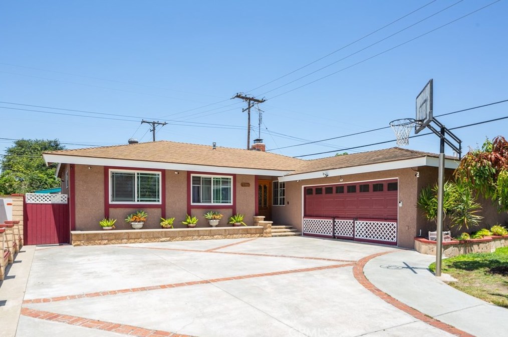 4255 W Oak Ave, Fullerton, CA 92833