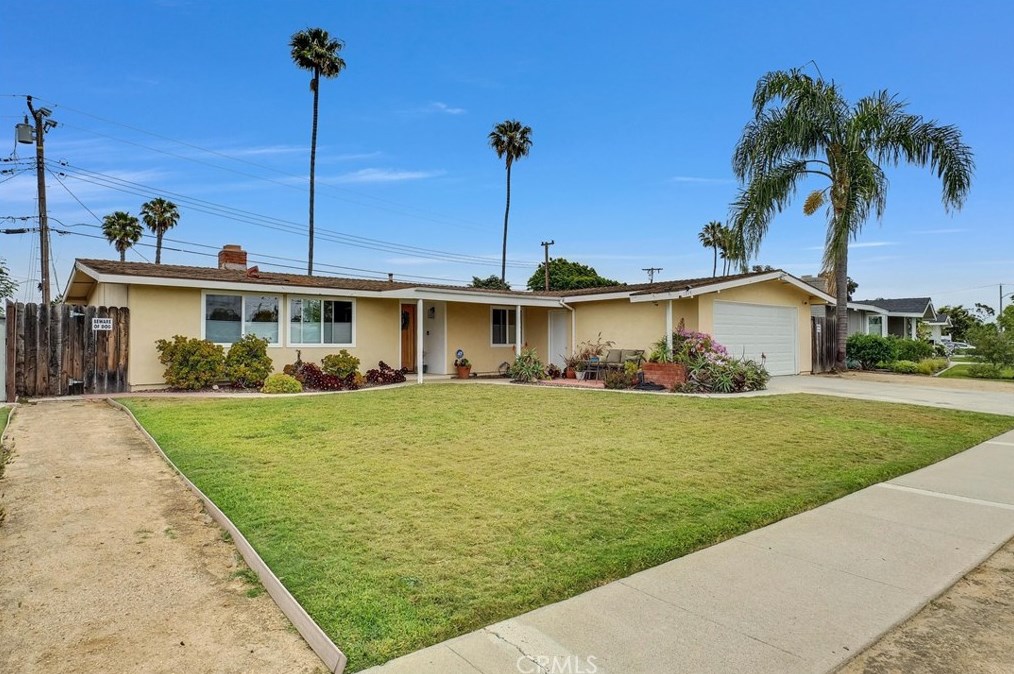 1714 Labrador Dr, Costa Mesa, CA 92626-2316