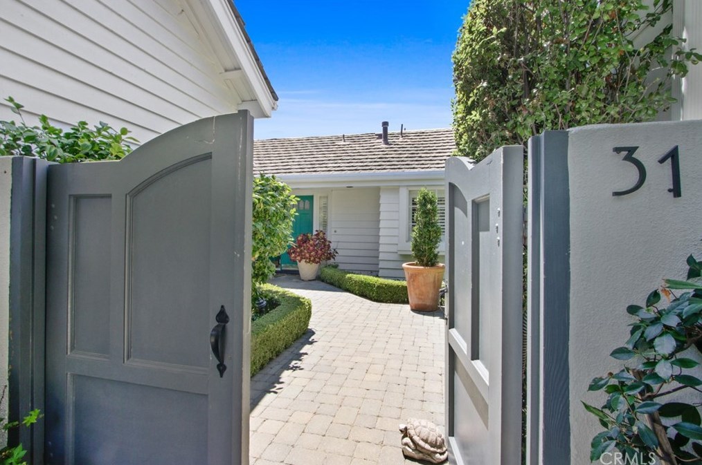 31 Southampton Ct #136, Newport Beach, CA 92660