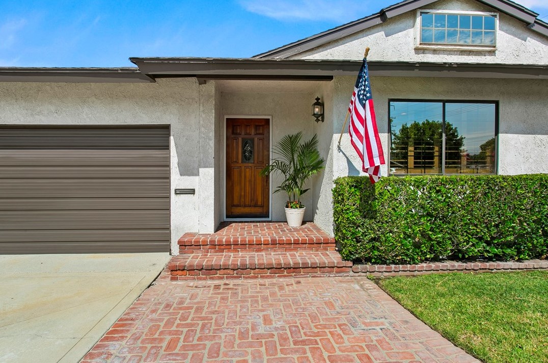 1065 N Calmgrove Ave, Covina, CA 91724