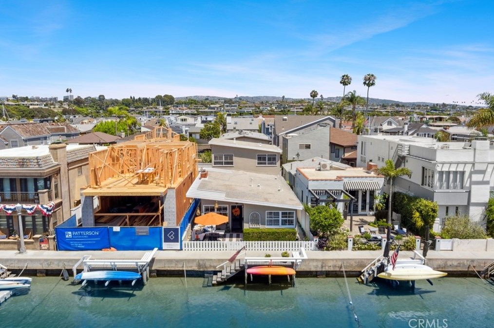 204 Grand Canal, Newport Beach, CA 92662
