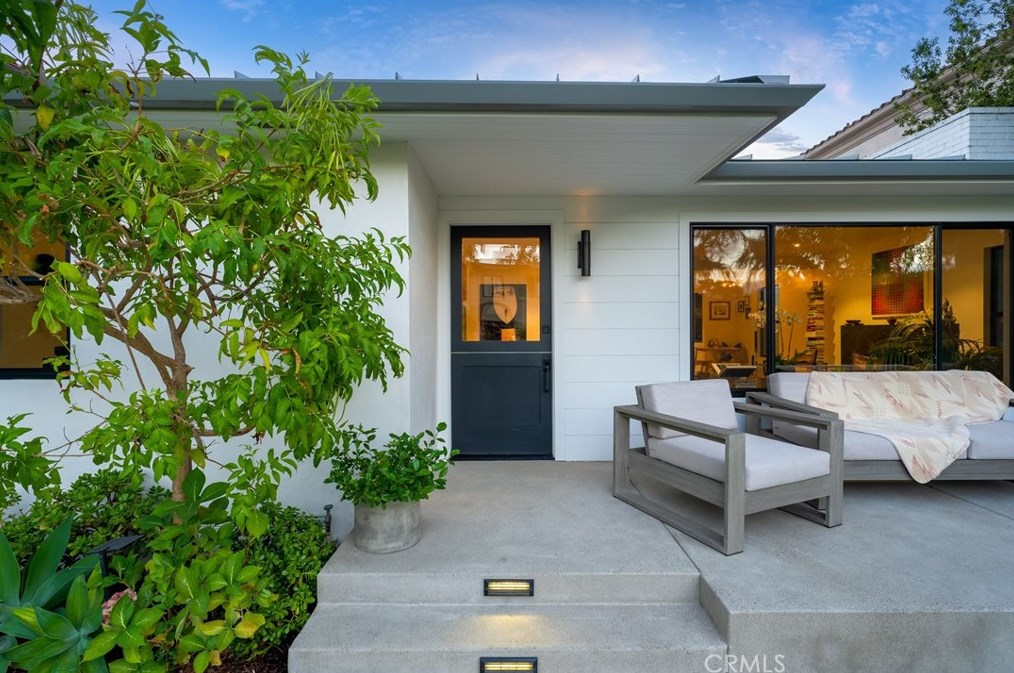 542 Tustin Ave, Newport Beach, CA 92663