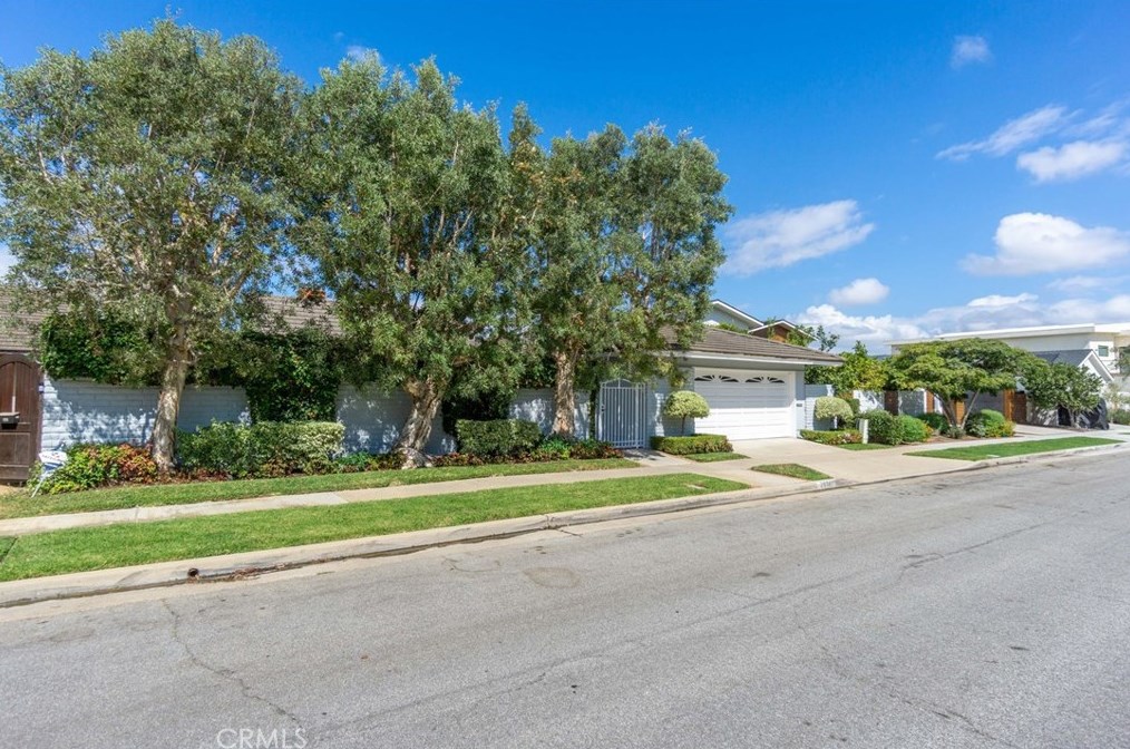 2531 Buckeye St, Newport Beach, CA 92660