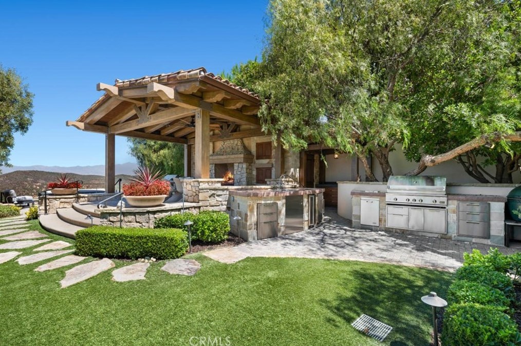 74 Golden Eagle, Irvine CA  92603-0309 exterior