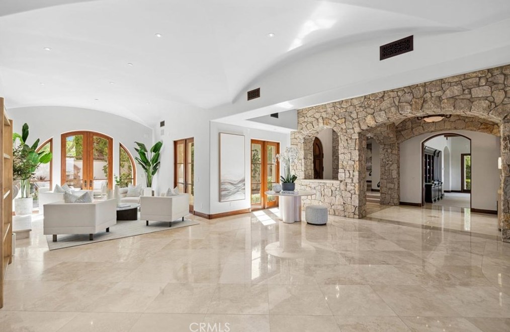 74 Golden Eagle, Irvine CA  92603-0309 exterior