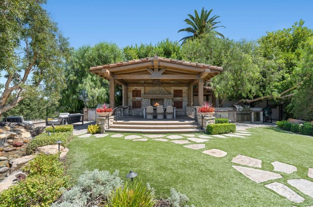 74 Golden Eagle, Irvine CA  92603-0309 exterior