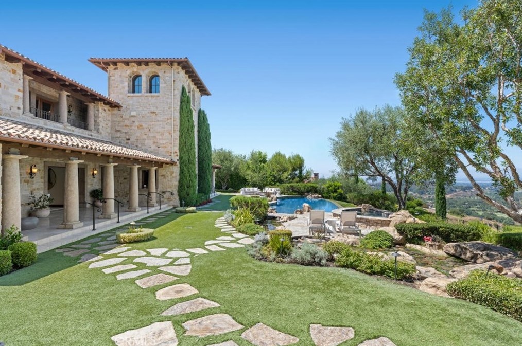 74 Golden Eagle, Irvine CA  92603-0309 exterior