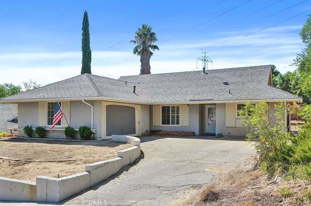28043 Urbandale Ave, Santa Clarita, CA 91350-1802