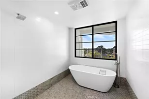 17 Monaco, Newport Beach, CA 92660 - Photo 34