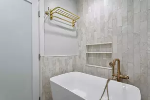 225 Iris Ave, Corona del Mar, CA 92625 - Photo 14