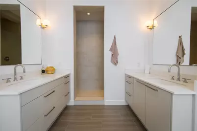 2210 Newport Boulevard #302, Newport Beach, CA 92663 - Photo 10