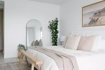 2230 Newport Boulevard #301, Newport Beach, CA 92663 - Photo 12