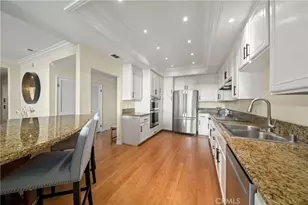 200 Paris Ln, Newport Beach, CA 92663 - Photo 14