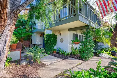 2134 Vista Entrada, Newport Beach, CA 92660 - Photo 2