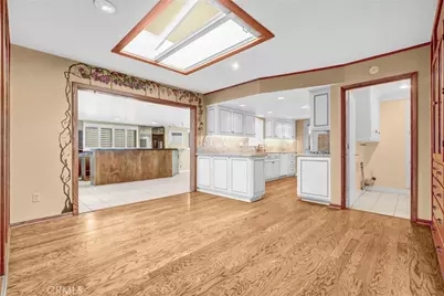 16502 Loire, Huntington Beach, CA 92647 - Photo 6