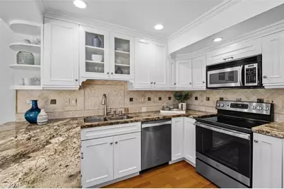 525 Vista Flora, Newport Beach, CA 92660 - Photo 12