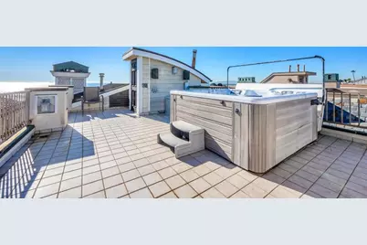 47 Surfside, Surfside, CA 90743 - Photo 32