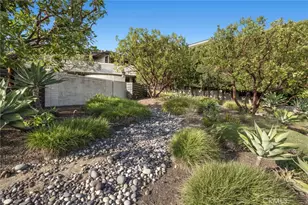 101 Kings Pl, Newport Beach, CA 92663 - Photo 20