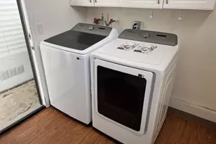 94 Yorktown, Newport Beach, CA 92660 - Photo 18