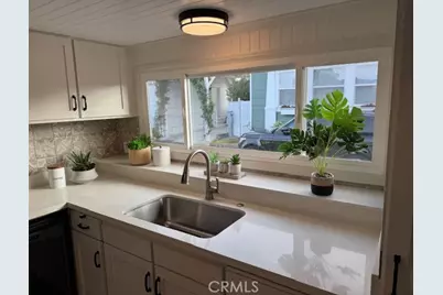 94 Yorktown, Newport Beach, CA 92660 - Photo 2