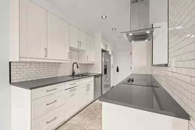 1045 N Kings Road, West Hollywood, CA 90069 - Photo 10