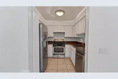 2600 W Segerstrom Avenue #D, Santa Ana, CA 92704 - Photo 12