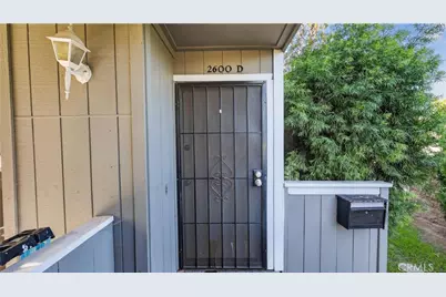 2600 W Segerstrom Avenue #D, Santa Ana, CA 92704 - Photo 4