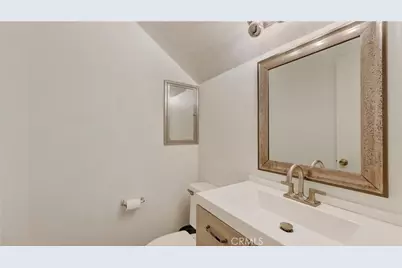 2600 W Segerstrom Avenue #D, Santa Ana, CA 92704 - Photo 30