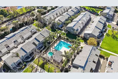 2600 W Segerstrom Avenue #D, Santa Ana, CA 92704 - Photo 34