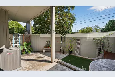 2600 W Segerstrom Avenue #D, Santa Ana, CA 92704 - Photo 32