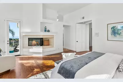 19 Harbor Pointe, Corona del Mar, CA 92625 - Photo 10