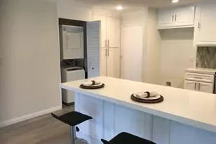 100 Scholz Plaza Ph1, Newport Beach, CA 92663 - Photo 2