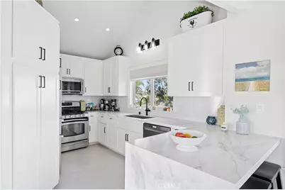 423 Poppy, Corona del Mar, CA 92625 - Photo 12