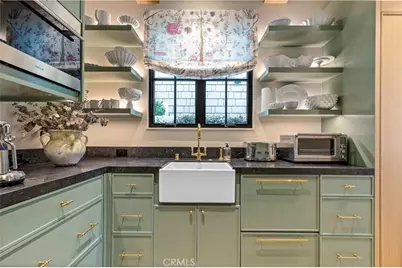 2571 Vista, Newport Beach, CA 92663 - Photo 14