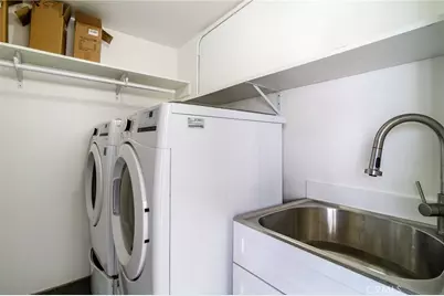 302 S Bay Front, Newport Beach, CA 92662 - Photo 24