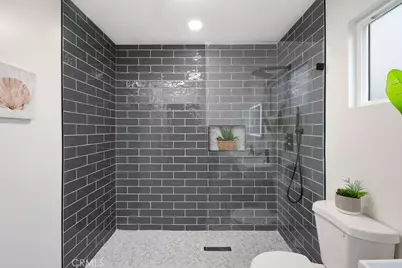 916 N West, Anaheim, CA 92801 - Photo 16