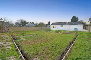 916 N W, Anaheim, CA 92801 - Photo 24