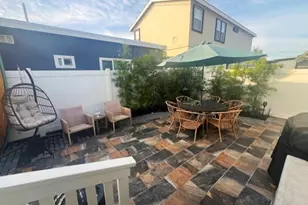 100 Yorktown, Newport Beach, CA 92660 - Photo 18