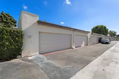 21282 Wavecrest Circle, Huntington Beach, CA 92646 - Photo 30