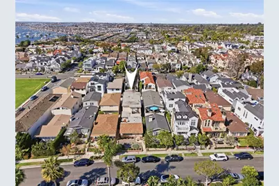 429 Carnation Avenue, Corona del Mar, CA 92625 - Photo 8